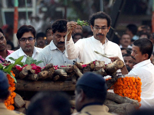 Bal Thackeray funeral: Uddhav performs rituals