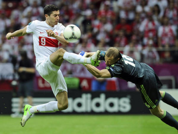 File picture of Lewandowski (left) File picture of Lewandowski (left)