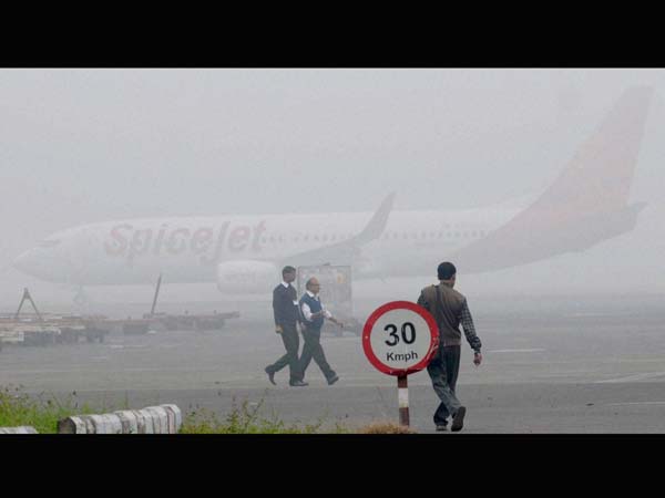 Fog in Kolkata, plane stranded