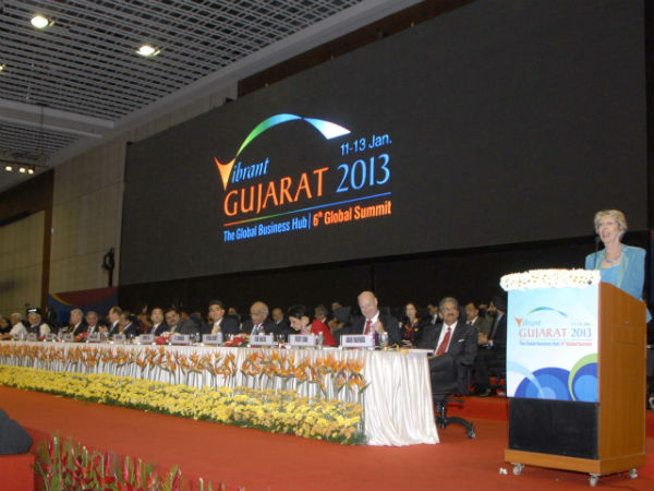 Narendra Modi with delegates at Vibrant Gujarat summit