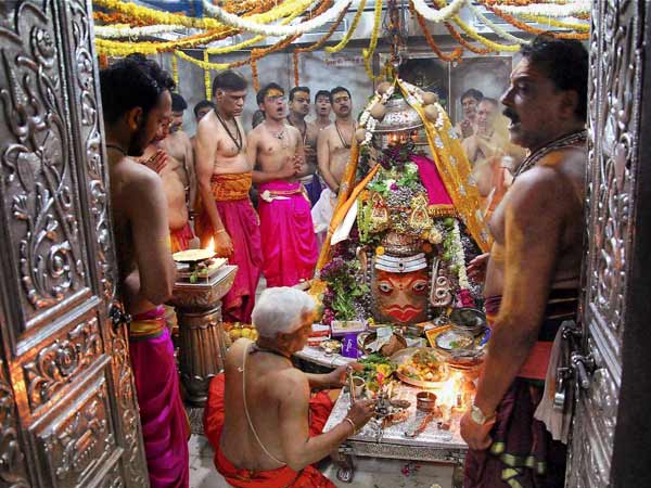 Chanting prayers