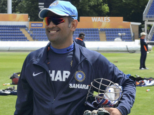 Dhoni Dhoni