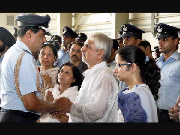 Consoling family members of bravehearts