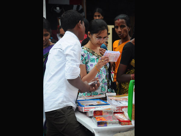 Raksha Bandhan festival in full form