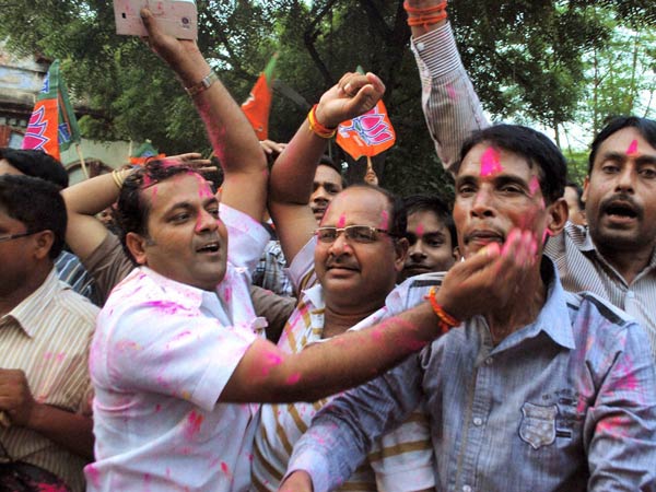 Gujaratis celebrate Modi's elevation