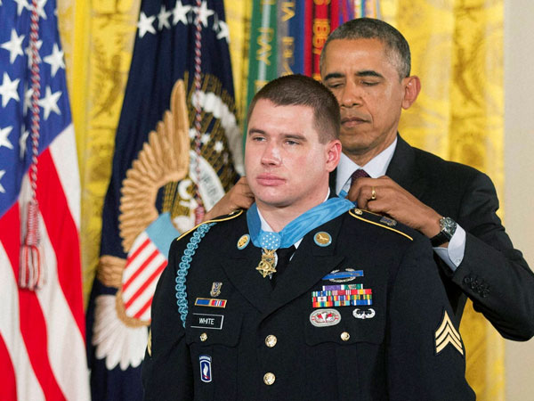President Barack Obama awards the Medal of Honor to former Army Sgt.