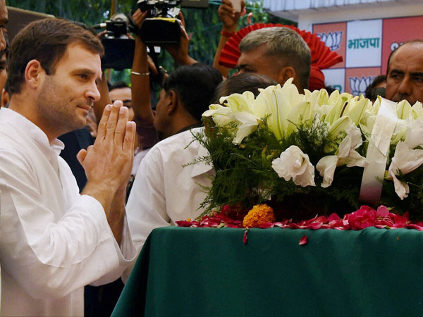 Congress Vice President Rahul Gandhi paying his respect