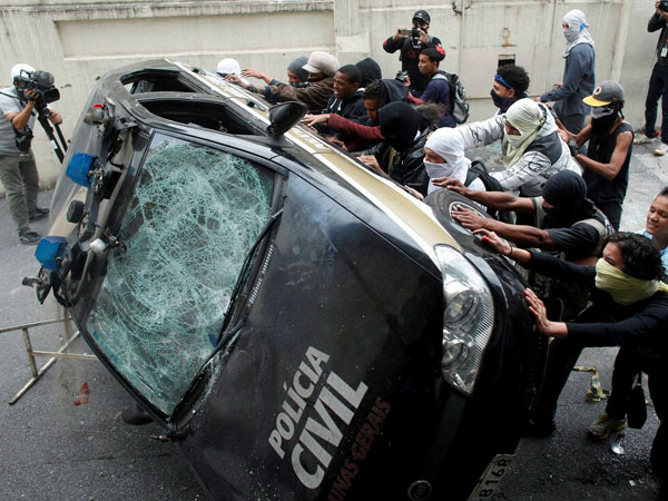 Brazil welcomes FIFA World Cup amid protests