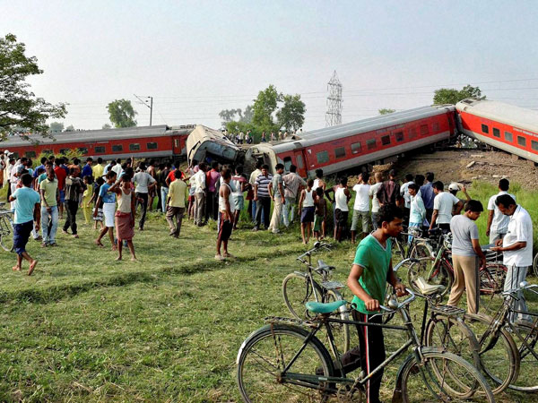 Rajdhani Express derailed near Chapra in Bihar