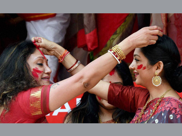 Tollywood actresses celebrate 'Sindur Khela'