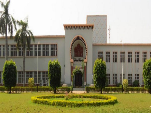 AMU students slam media for 'biased' reports on library row. AMU students slam media for 'biased' reports on library row.