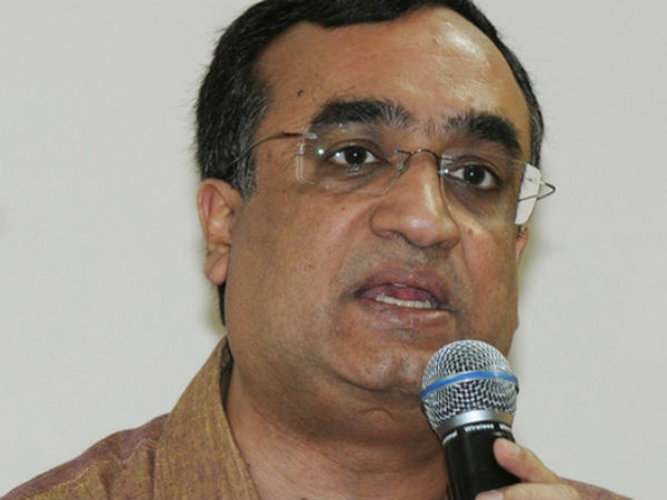 Maken wondered why the SBI was not showing the Memorandum of Understanding (MoU) signed with the Adanis for the project. Maken wondered why the SBI was not showing the Memorandum of Understanding (MoU) signed with the Adanis for the project.