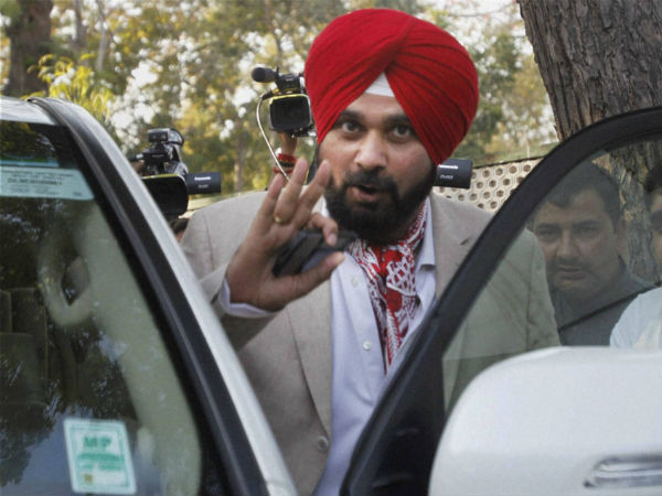Sidhu at the centre of Akali Dal-BJP shadow boxing . Sidhu at the centre of Akali Dal-BJP shadow boxing .