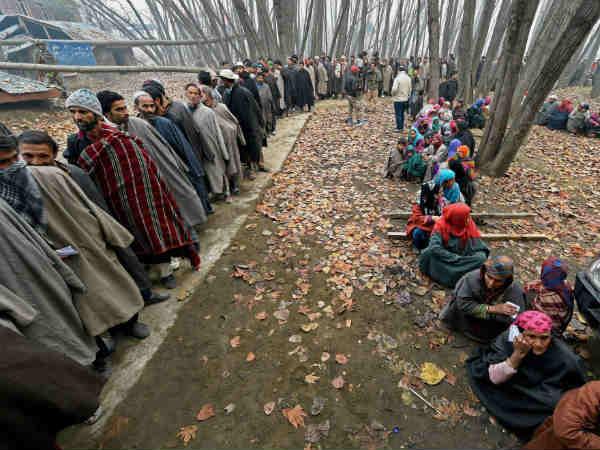 J&K: Modi shadow on 2nd phase polling J&K: Modi shadow on 2nd phase polling