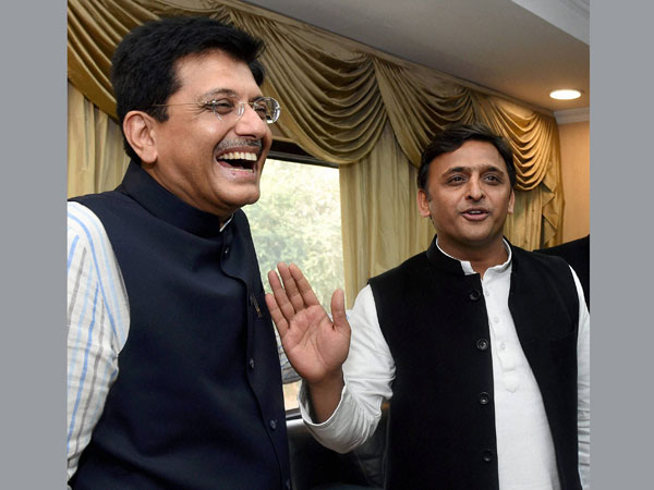 UP Chief Minister Akhilesh Yadav meets Power Minister