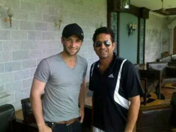 Sachin tweeted his picture with Hughes Sachin tweeted his picture with Hughes