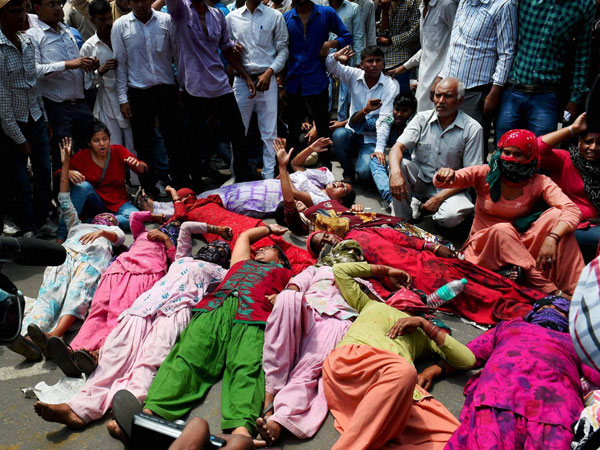 /india/child-raped-school-parents-protest-against-school-1484418.html /india/child-raped-school-parents-protest-against-school-1484418.html