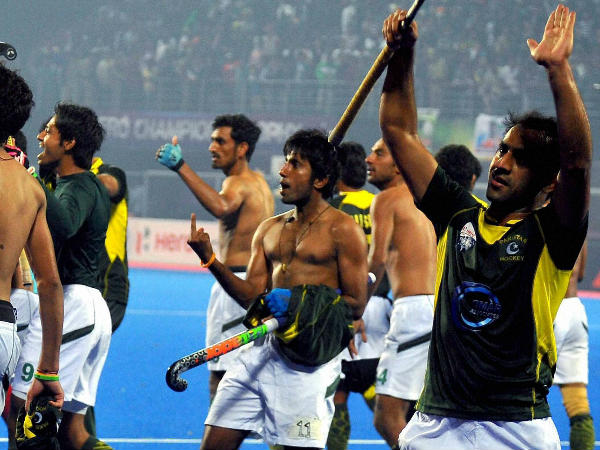 Pakistan players make obscene gestures after beating India Pakistan players make obscene gestures after beating India