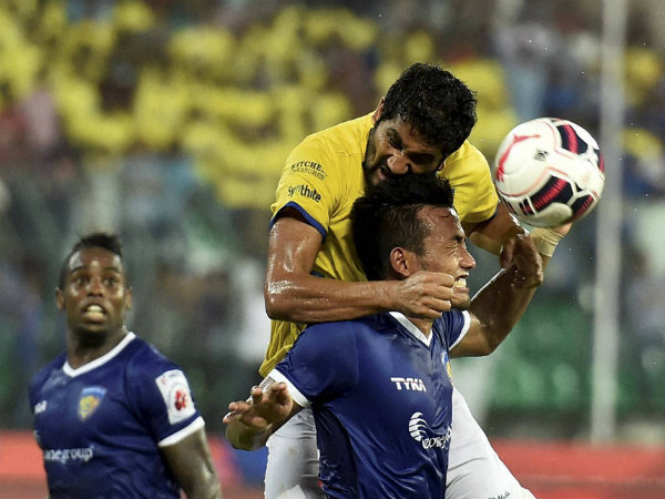 Kerala and Chennaiyin players in action Kerala and Chennaiyin players in action
