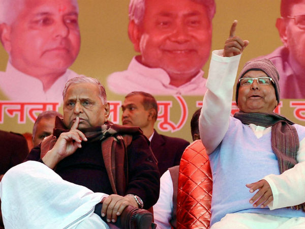 Janata Parivar fumes against Modi govt Janata Parivar fumes against Modi govt