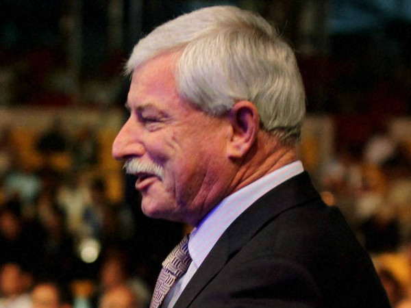 Richard Hadlee is against sledging Richard Hadlee is against sledging