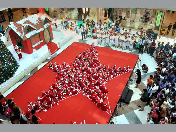 Obama's Christmas in Hawaii: Carols, calls to US troops Obama's Christmas in Hawaii: Carols, calls to US troops