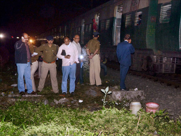 Blast in Kolkata, 2 kids injured Blast in Kolkata, 2 kids injured