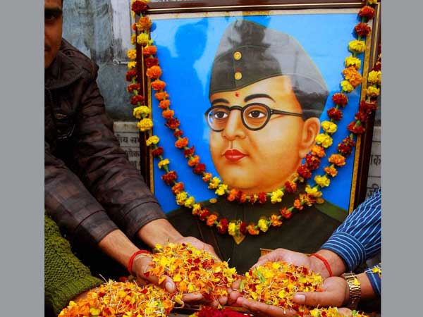 Narendra Modi pays tribute to Netaji Narendra Modi pays tribute to Netaji