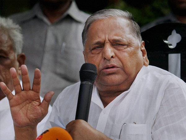 Stop 'communal forces' in Uttar Pradesh: Mulayam tells SP leaders. Stop 'communal forces' in Uttar Pradesh: Mulayam tells SP leaders.