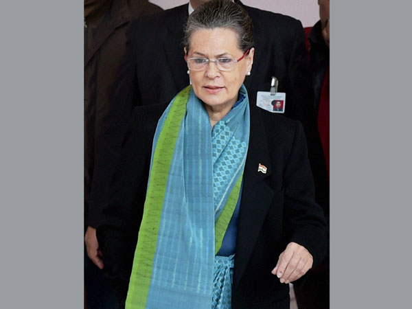 Delhi: Sonia Gandhi casts her vote Delhi: Sonia Gandhi casts her vote
