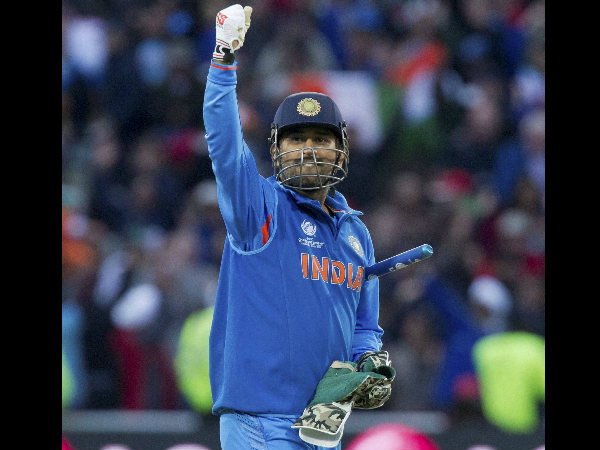 Dhoni has come in for praise from Clarke Dhoni has come in for praise from Clarke