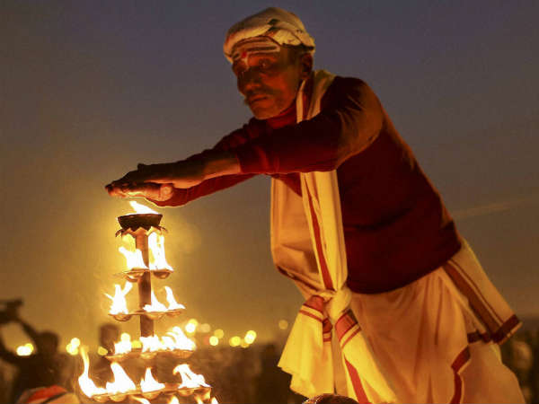 Uttarakhand Govt to take 25,000 elderly couple on Char Dam yatra for free. Uttarakhand Govt to take 25,000 elderly couple on Char Dam yatra for free.