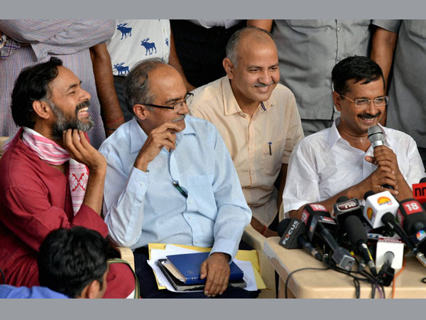 People disappointed with AAP: Qasmi People disappointed with AAP: Qasmi