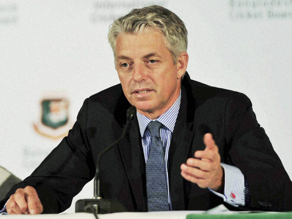 ICC Chief Executive David Richardson has backed match officials ICC Chief Executive David Richardson has backed match officials