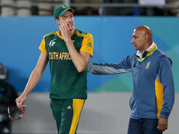Morne Morkel (left) is in tears Morne Morkel (left) is in tears
