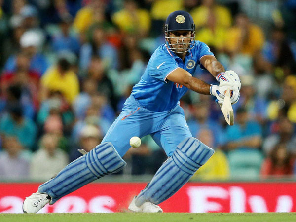 Australia media questioned Dhoni's batting Australia media questioned Dhoni's batting