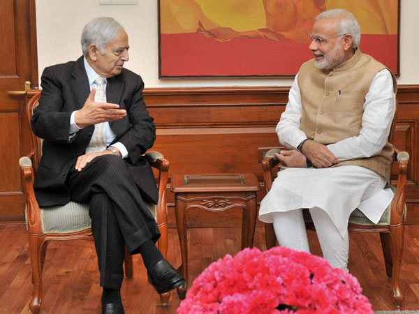 J&K CM Mufti Mohammad Sayeed meets Narendra Modi, briefs him about situation in the state. J&K CM Mufti Mohammad Sayeed meets Narendra Modi, briefs him about situation in the state.