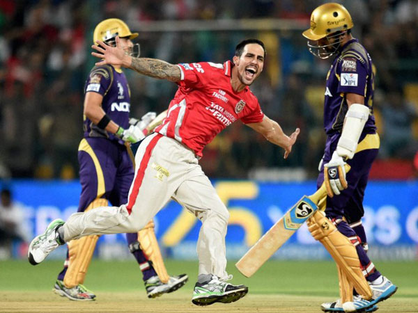 File picture of Mitchell Johnson (centre) File picture of Mitchell Johnson (centre)