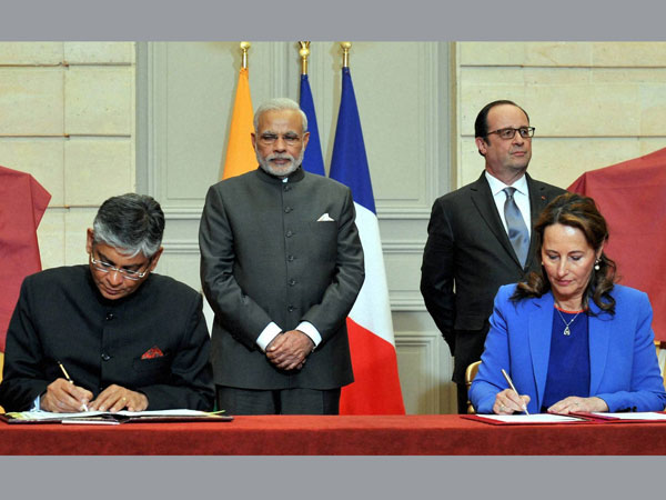 India, France ink 17 agreements India, France ink 17 agreements