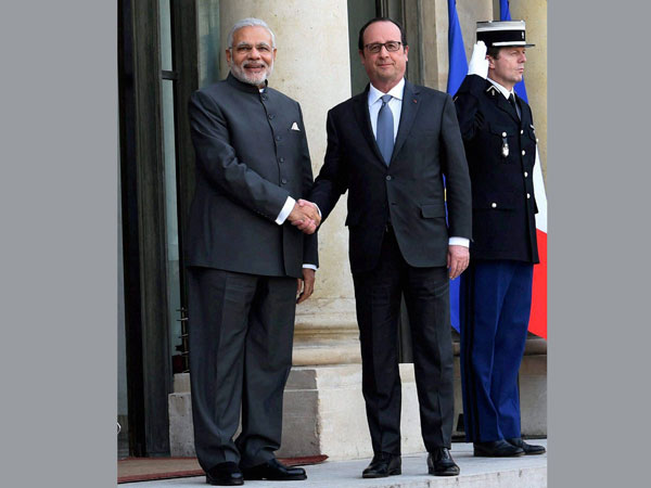 India, France ink 17 agreements India, France ink 17 agreements