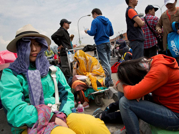 Nepal quake toll rises to 6,166 Nepal quake toll rises to 6,166