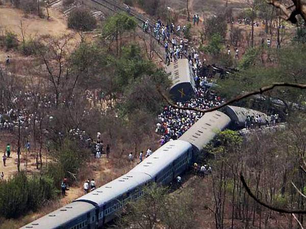 Train derailed Train derailed