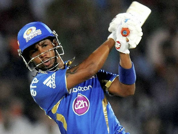 File photo: Lendl Simmons in action for MI File photo: Lendl Simmons in action for MI