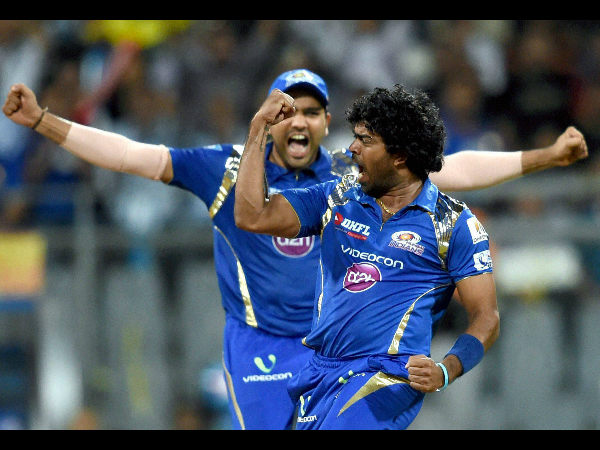 Malinga and Rohit celebrate the wicket of Smith Malinga and Rohit celebrate the wicket of Smith