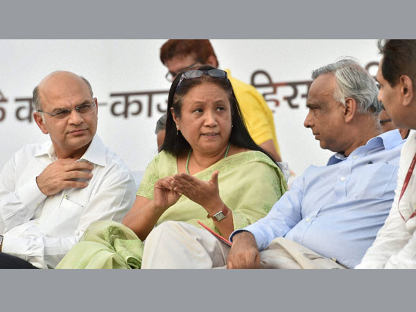 Delhi Chief Secy Sharma returns Delhi Chief Secy Sharma returns