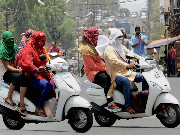 65 more die of heat wave in Andhra, Telangana, toll crosses 1,400. 65 more die of heat wave in Andhra, Telangana, toll crosses 1,400.