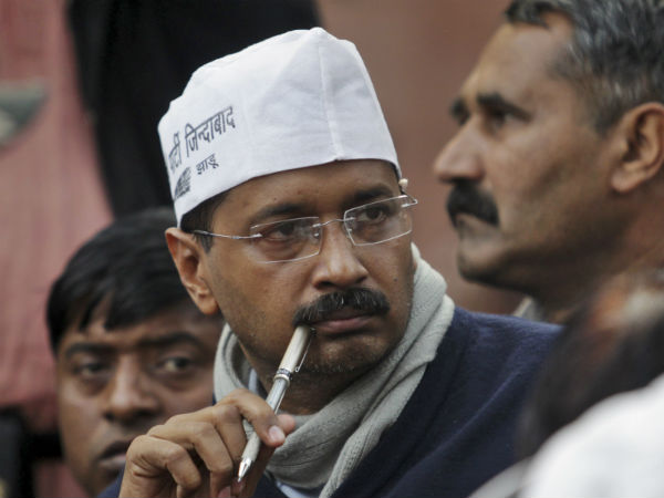 Delhi to have one-stop helpline for civic grievances by 2017, says Arvind Kejriwal. Delhi to have one-stop helpline for civic grievances by 2017, says Arvind Kejriwal.