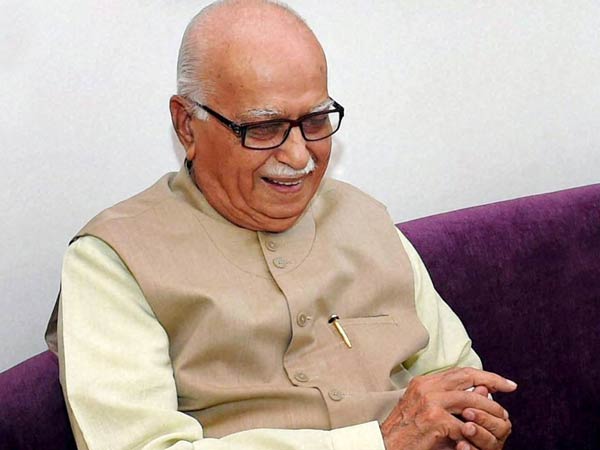 'Advani emergency jibe not aimed at PM' 'Advani emergency jibe not aimed at PM'