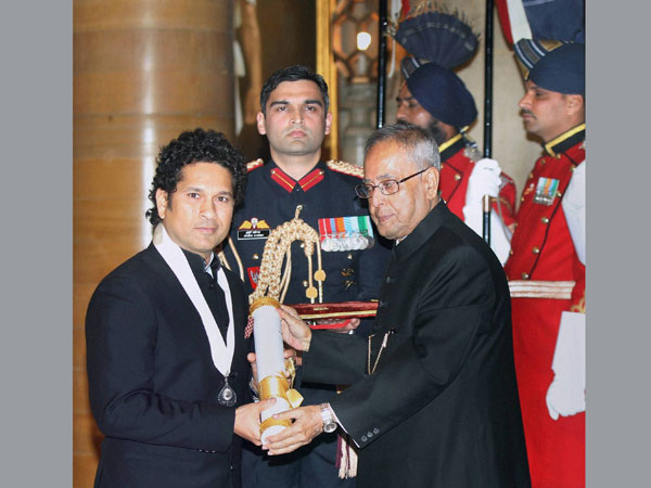 Sachin to lose his Bharat Ratna? Sachin to lose his Bharat Ratna?