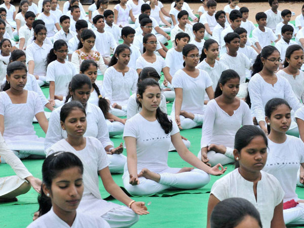 YOGA YOGA